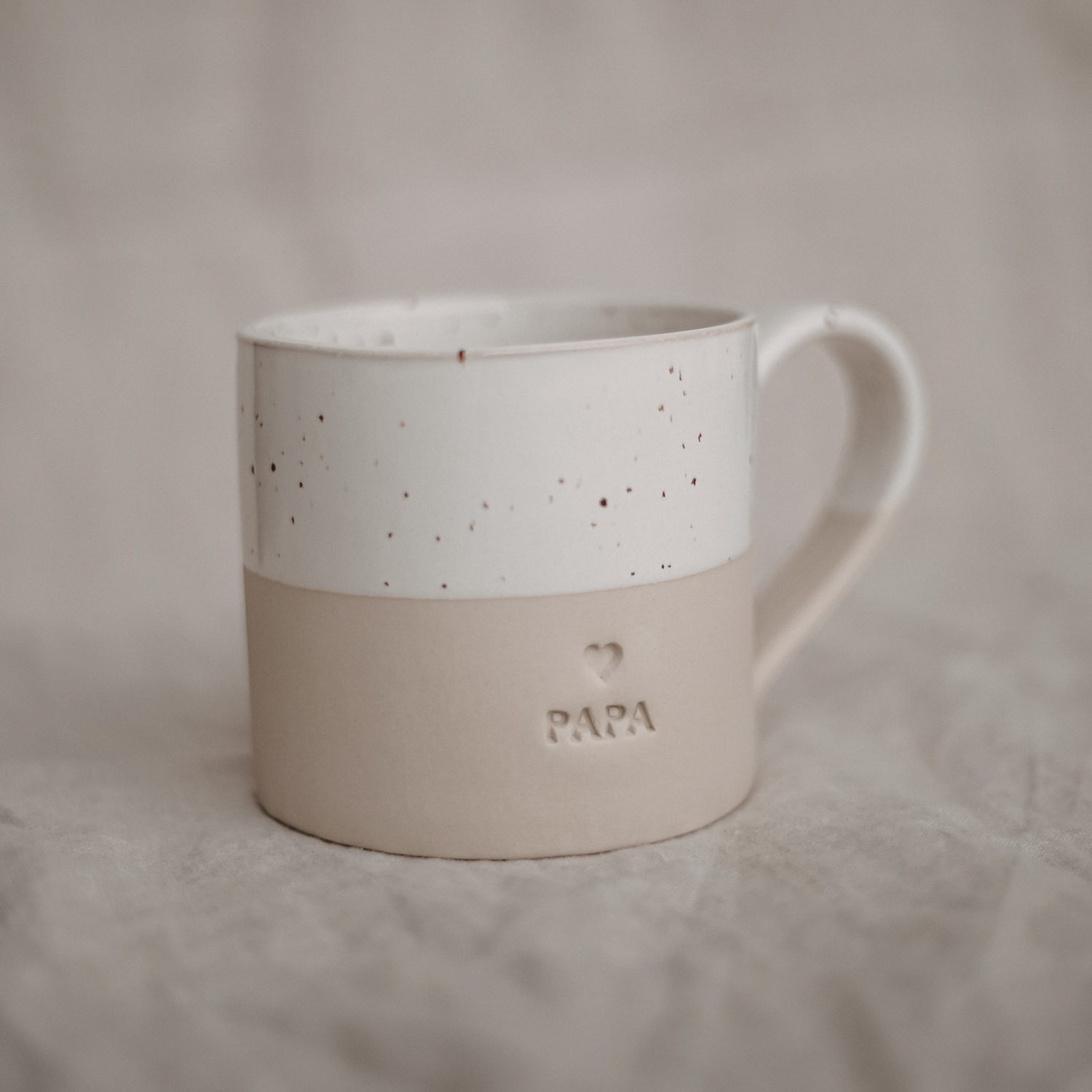 Eulenschnitt große Steingut-Tasse PAPA mit Griff, spülmaschinenfest