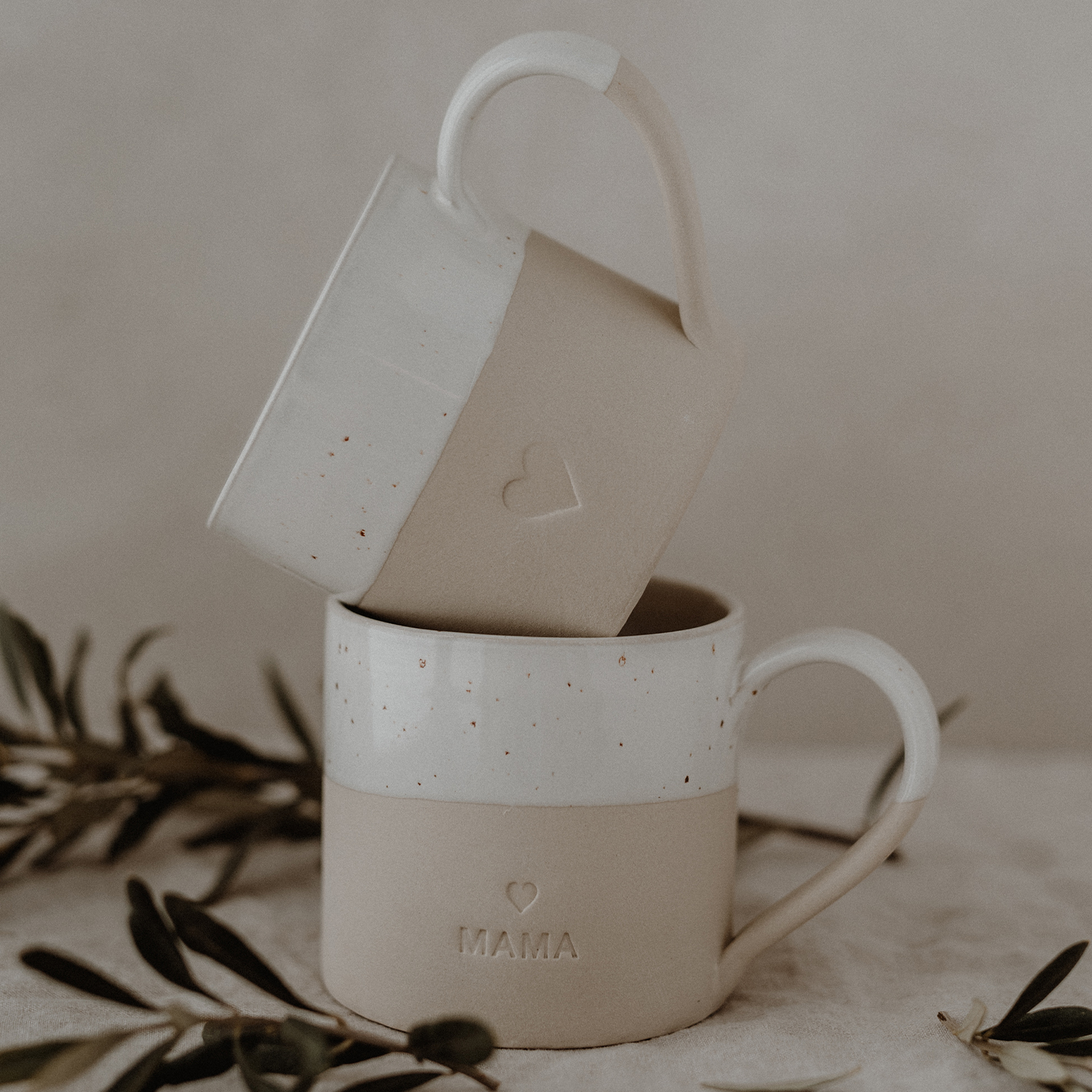 Eulenschnitt große Steingut-Tasse MAMA aus Portugal, Muttertagsgeschenk