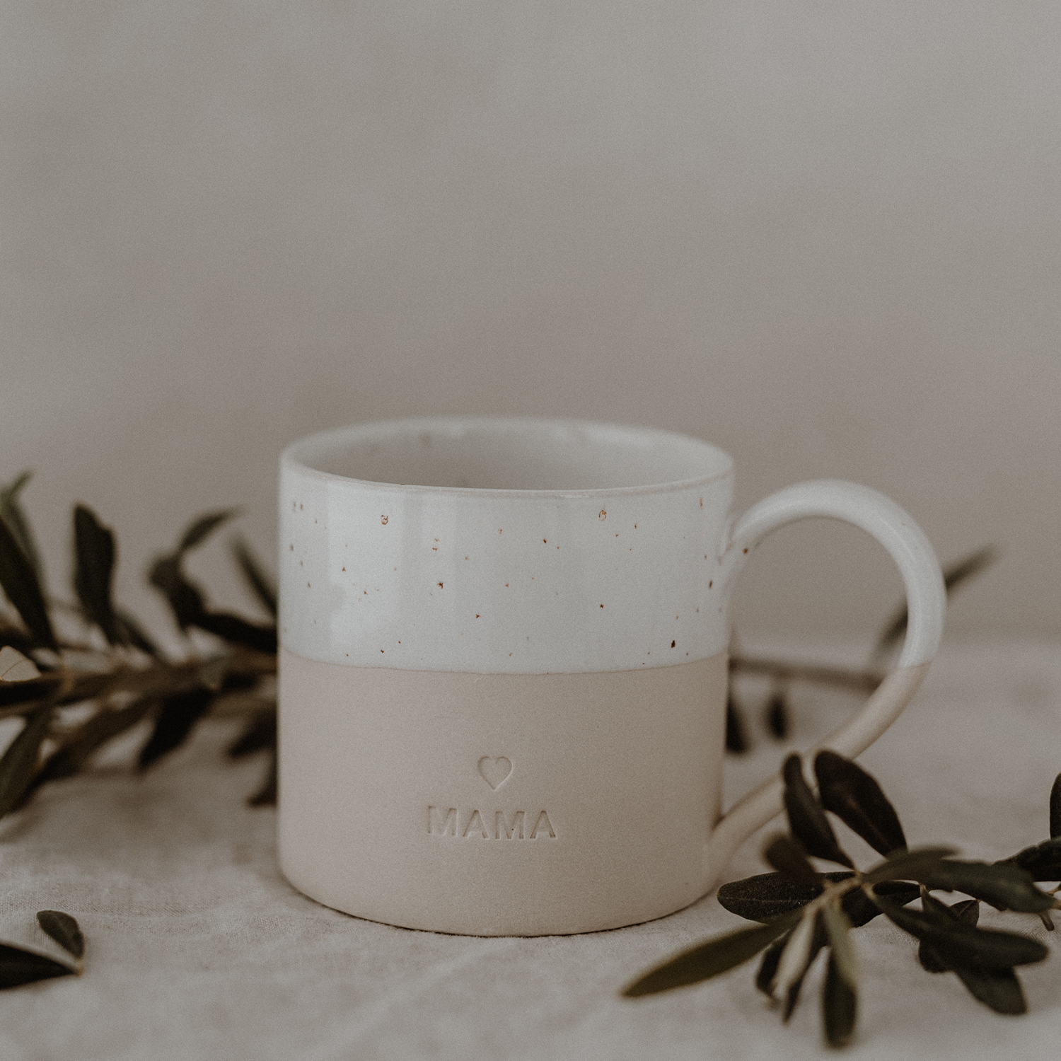 Eulenschnitt große Steingut-Tasse MAMA aus Portugal, Muttertagsgeschenk