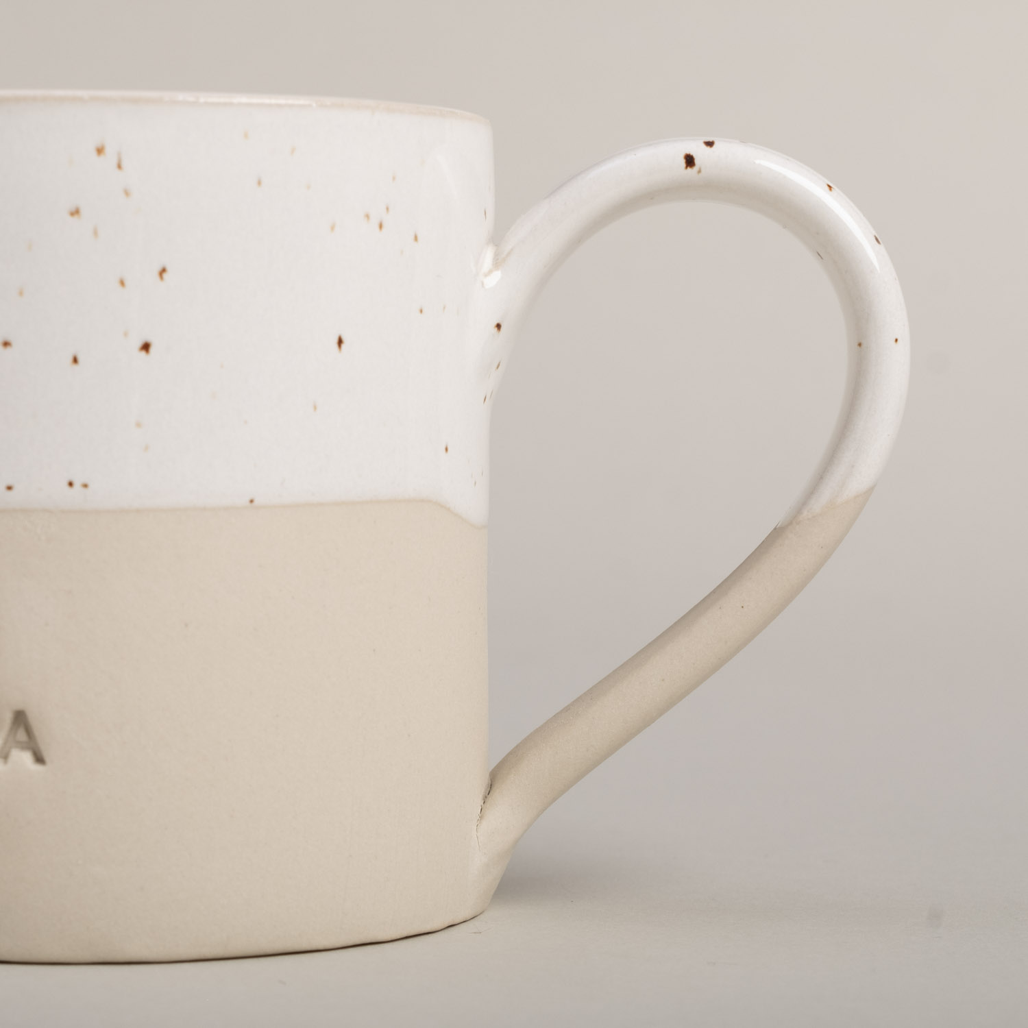 Eulenschnitt große Steingut-Tasse PAPA mit Griff, spülmaschinenfest