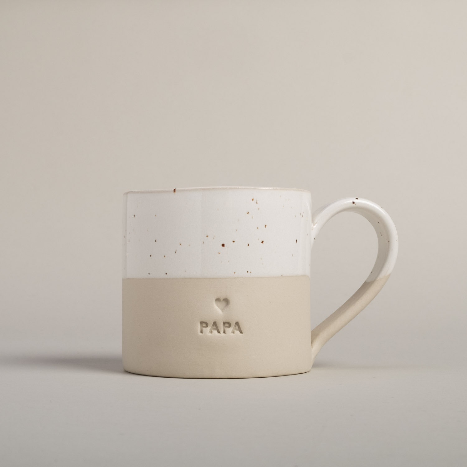 Eulenschnitt große Steingut-Tasse PAPA mit Griff, spülmaschinenfest