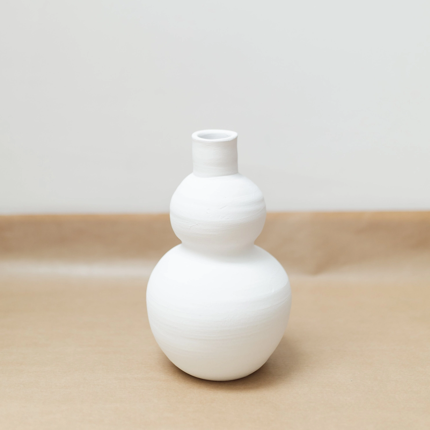 Oito.Atelier Vase BERGAMO aus Keramik, handgefertigt in Portugal