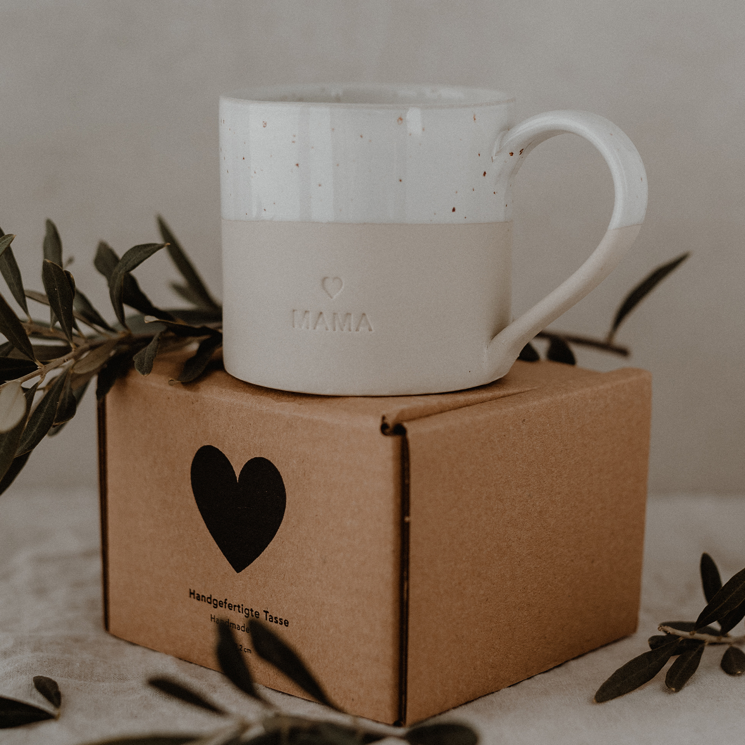 Eulenschnitt große Steingut-Tasse MAMA aus Portugal, Muttertagsgeschenk