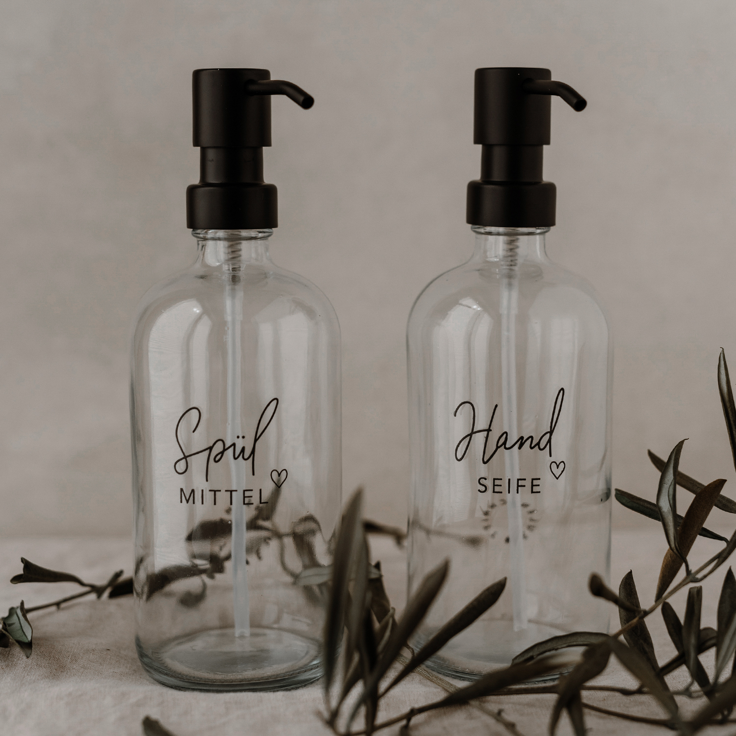 Eulenschnitt Seifenspender aus Glas | transparent mit Aufdruck Handseife und Herz | für 500 ml Inhalt