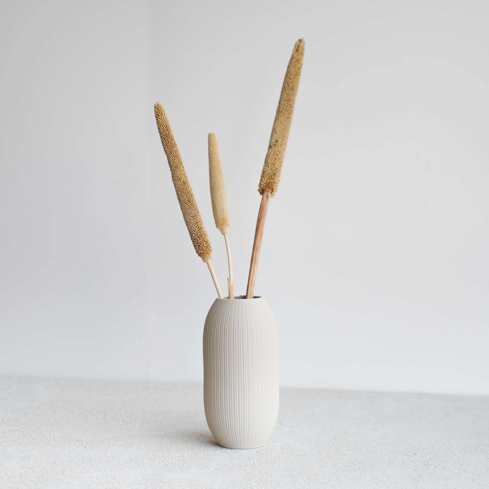 Minimum Design nachhaltige Vase FARO für künstliche Pflanzen