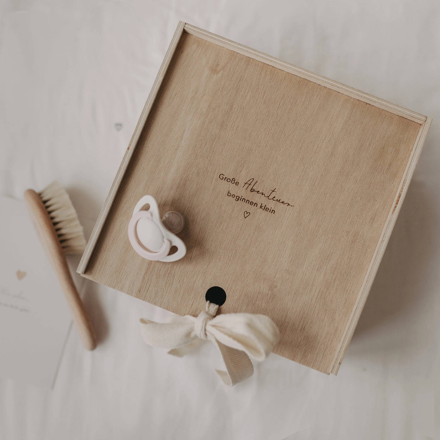 Eulenschnitt Erinnerungsbox aus Holz mit Aufschrift Große Abenteuer, 20x20x10 cm