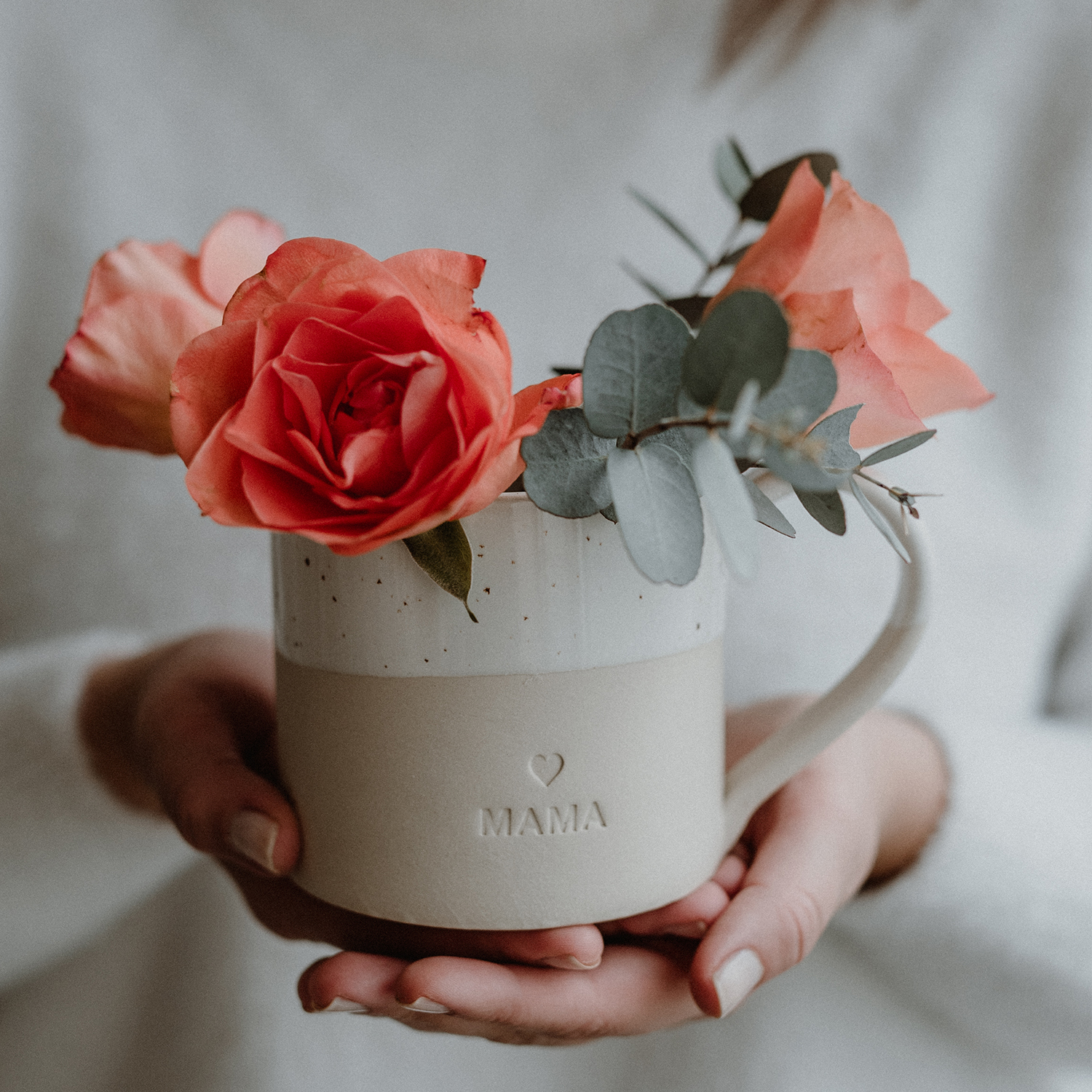Eulenschnitt große Steingut-Tasse MAMA aus Portugal, Muttertagsgeschenk