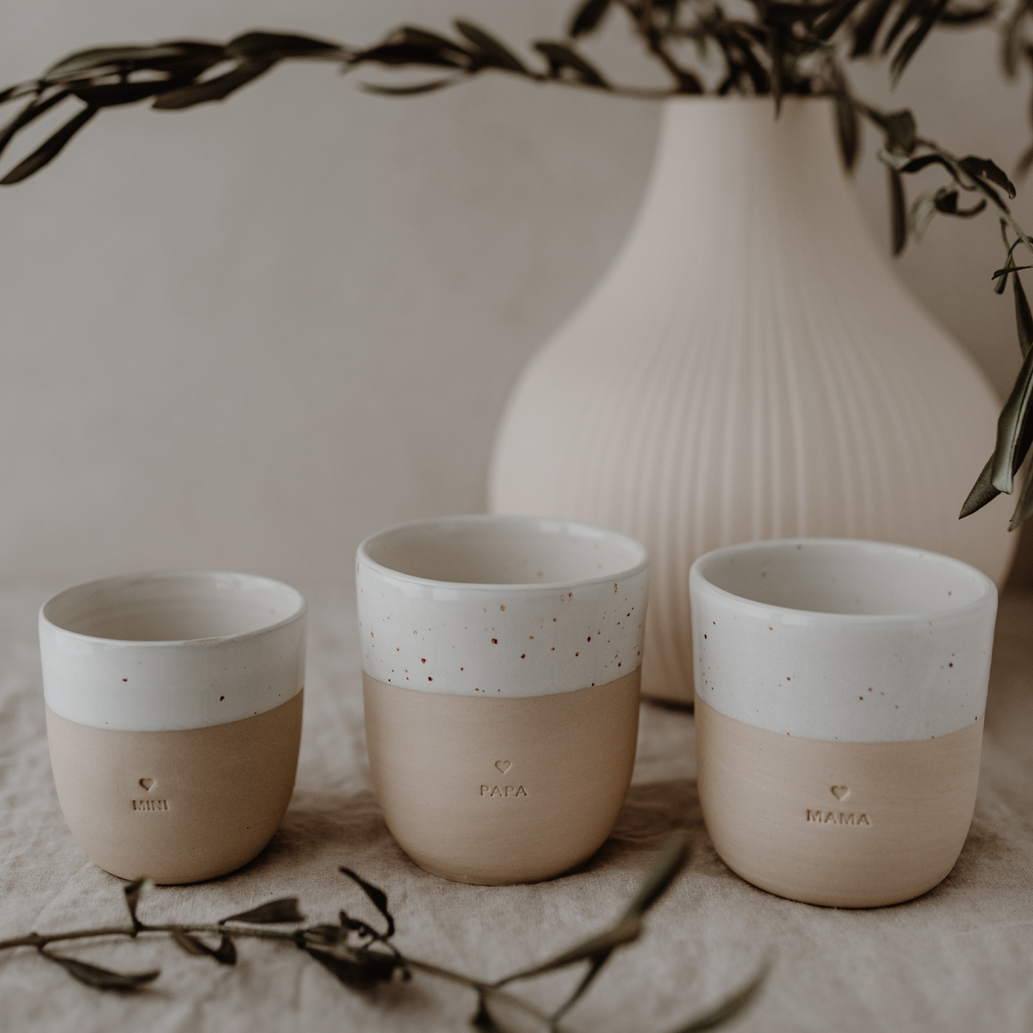 Eulenschnitt Steingut Becher Papa, für Kaffee und Tee, handmade in Portugal