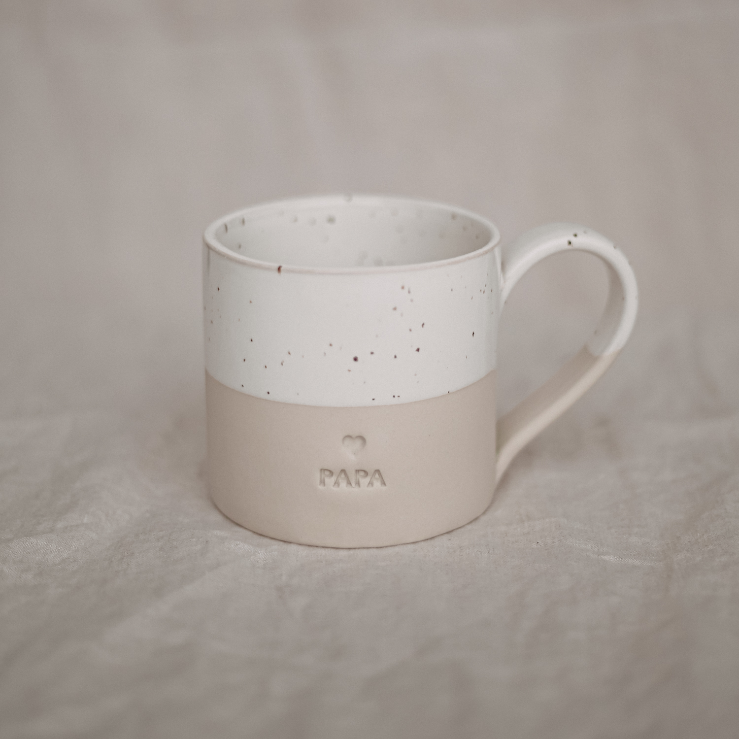Eulenschnitt große Steingut-Tasse PAPA mit Griff, spülmaschinenfest