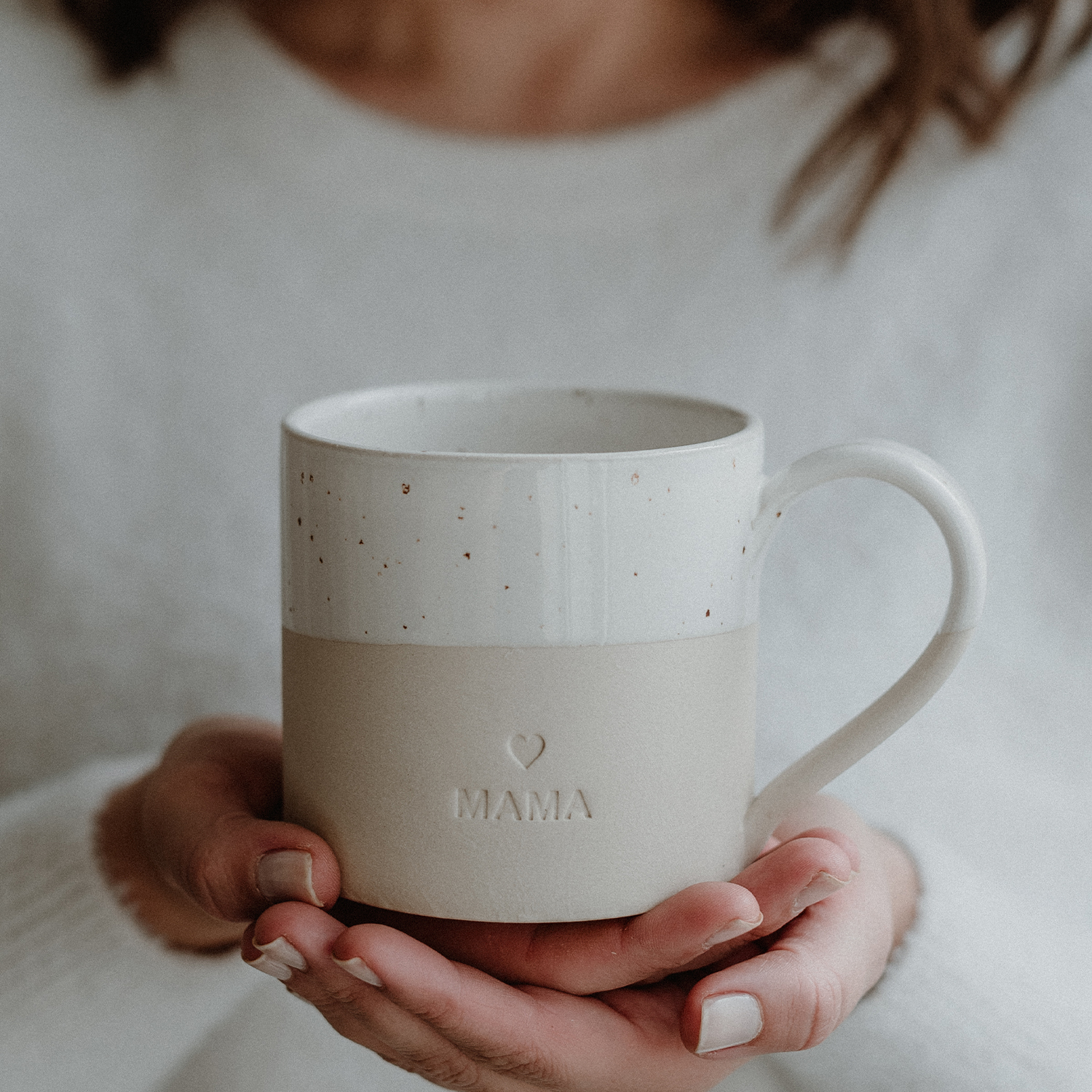 Eulenschnitt große Steingut-Tasse MAMA aus Portugal, Muttertagsgeschenk