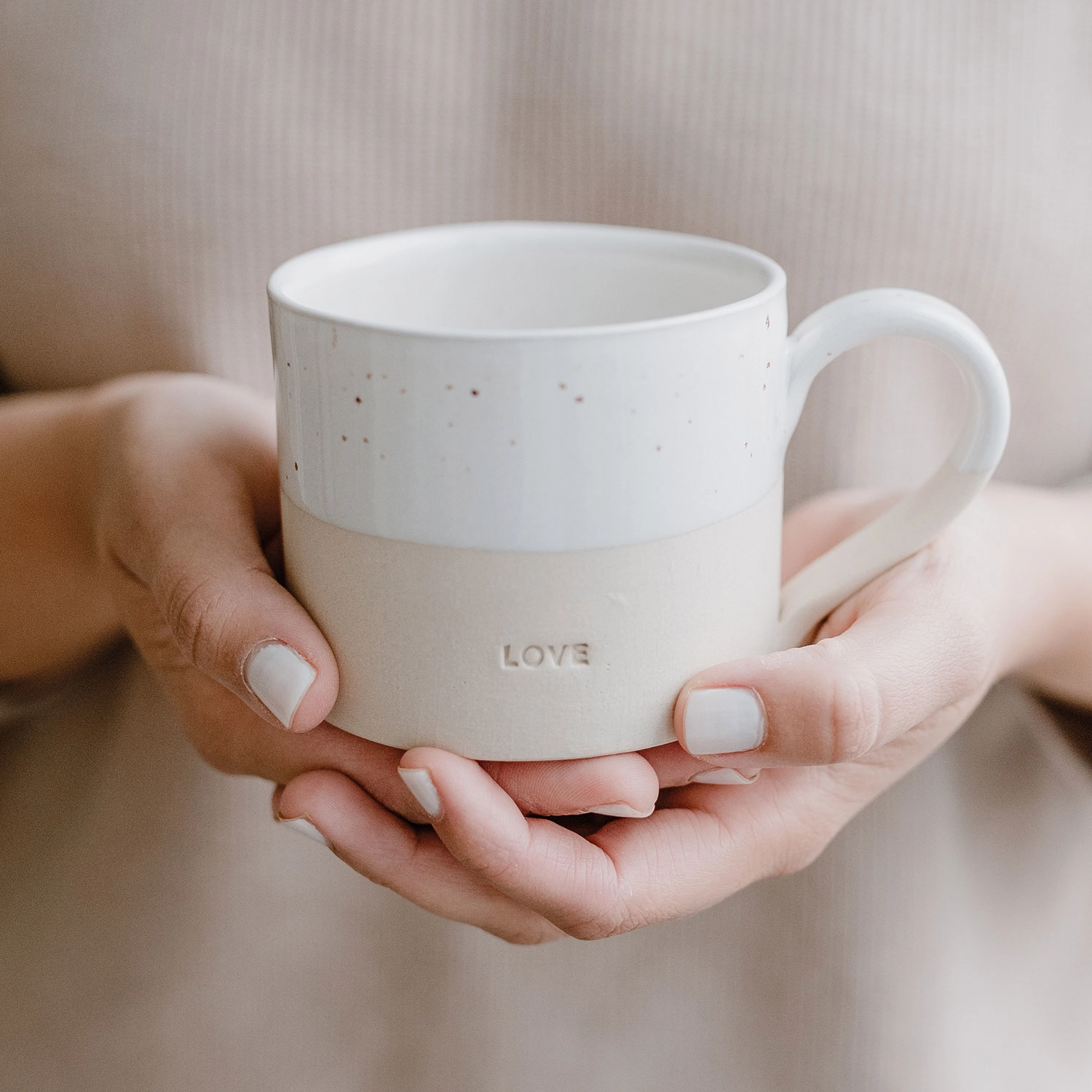 Eulenschnitt Tasse mit Aufschrift LOVE, aus Steingut, 250 ml