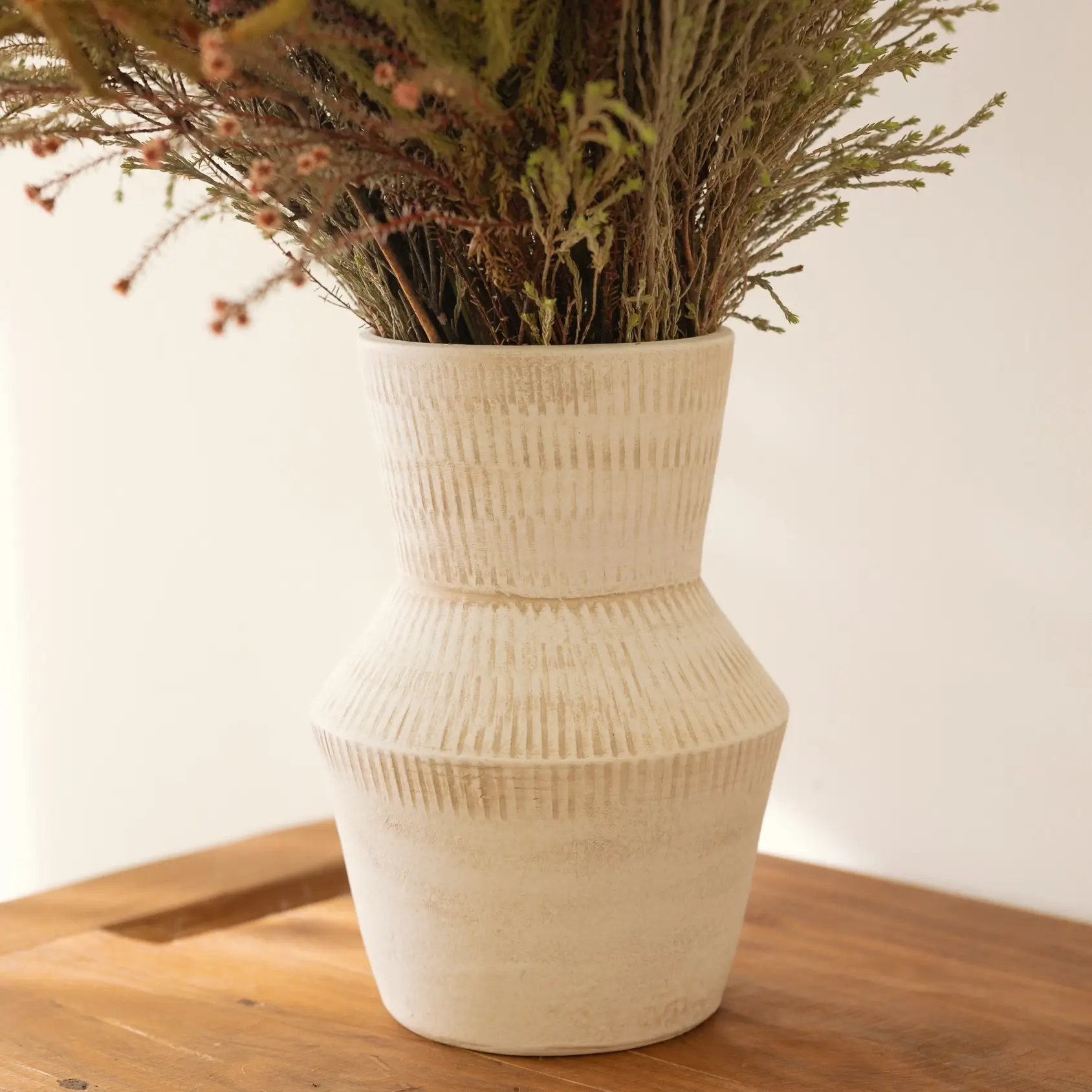 Oito.Atelier große Keramik-Vase PUGLIA, beige, handgefertigt