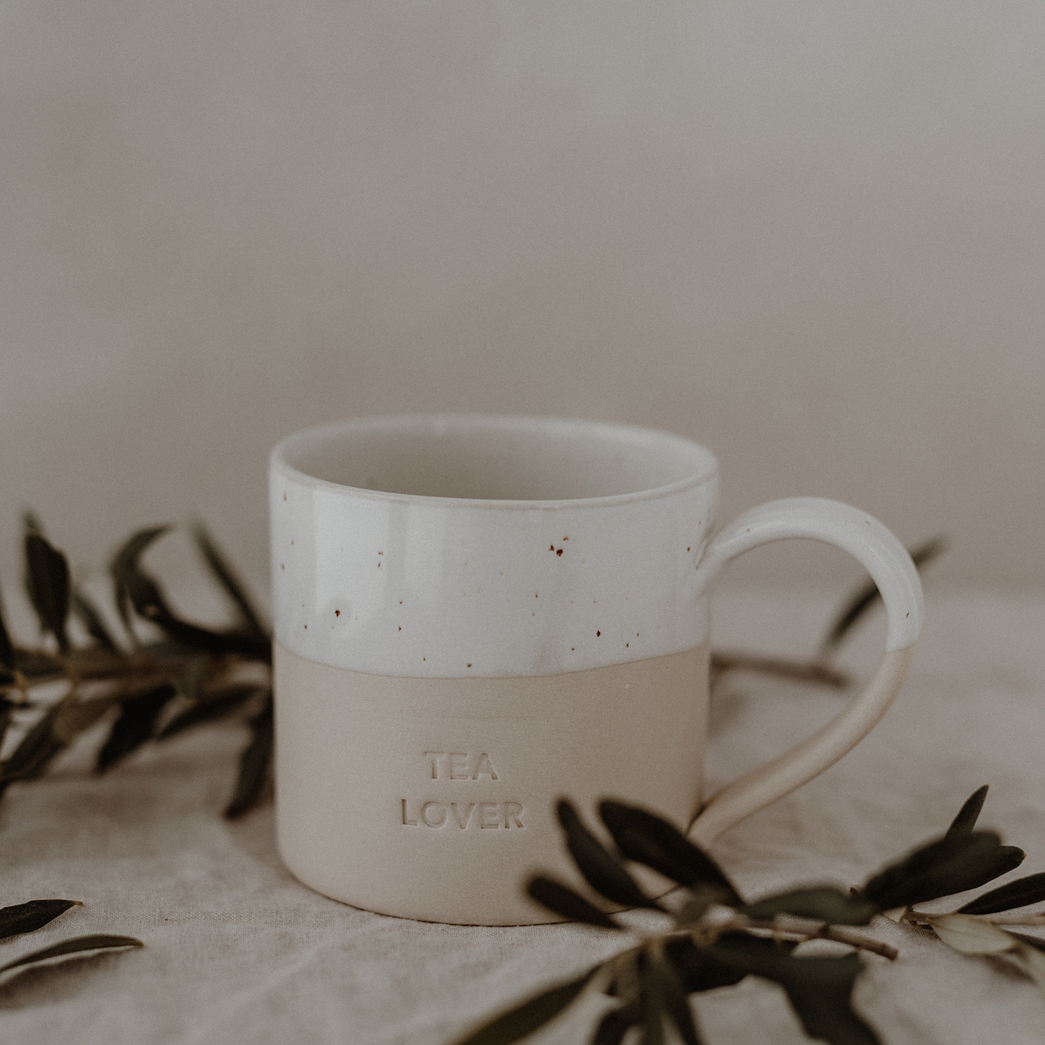 Eulenschnitt große, schöne Teetasse TEA LOVER, Steingut in beige