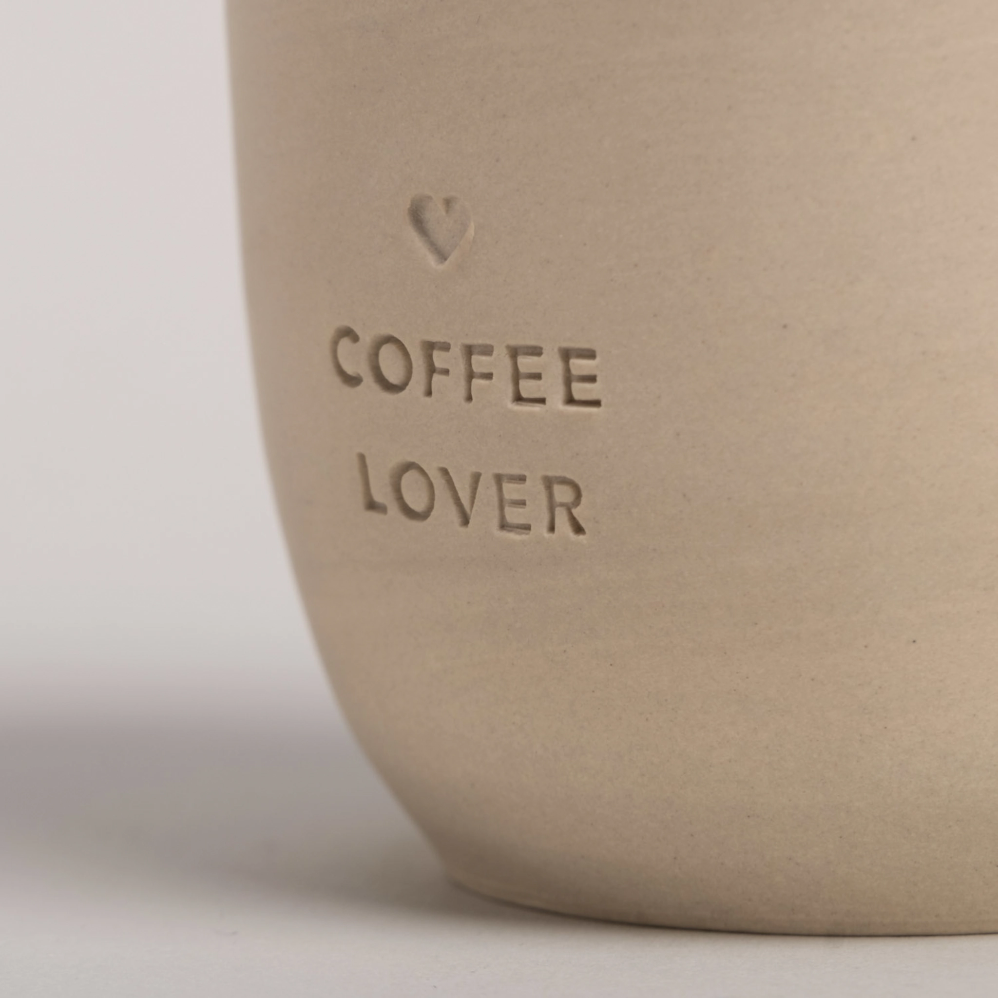 Eulenschnitt Kaffeebecher aus Steingut mit Aufschrift COFFEE LOVER für 320 ml