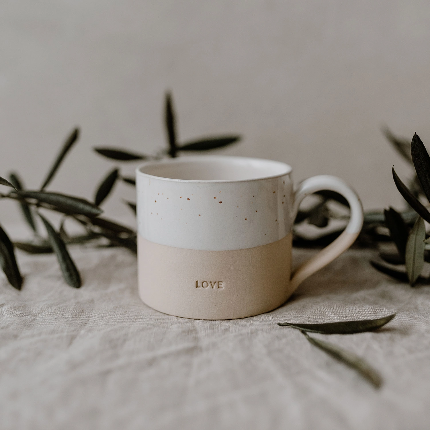 Eulenschnitt Tasse mit Aufschrift LOVE, aus Steingut, 250 ml