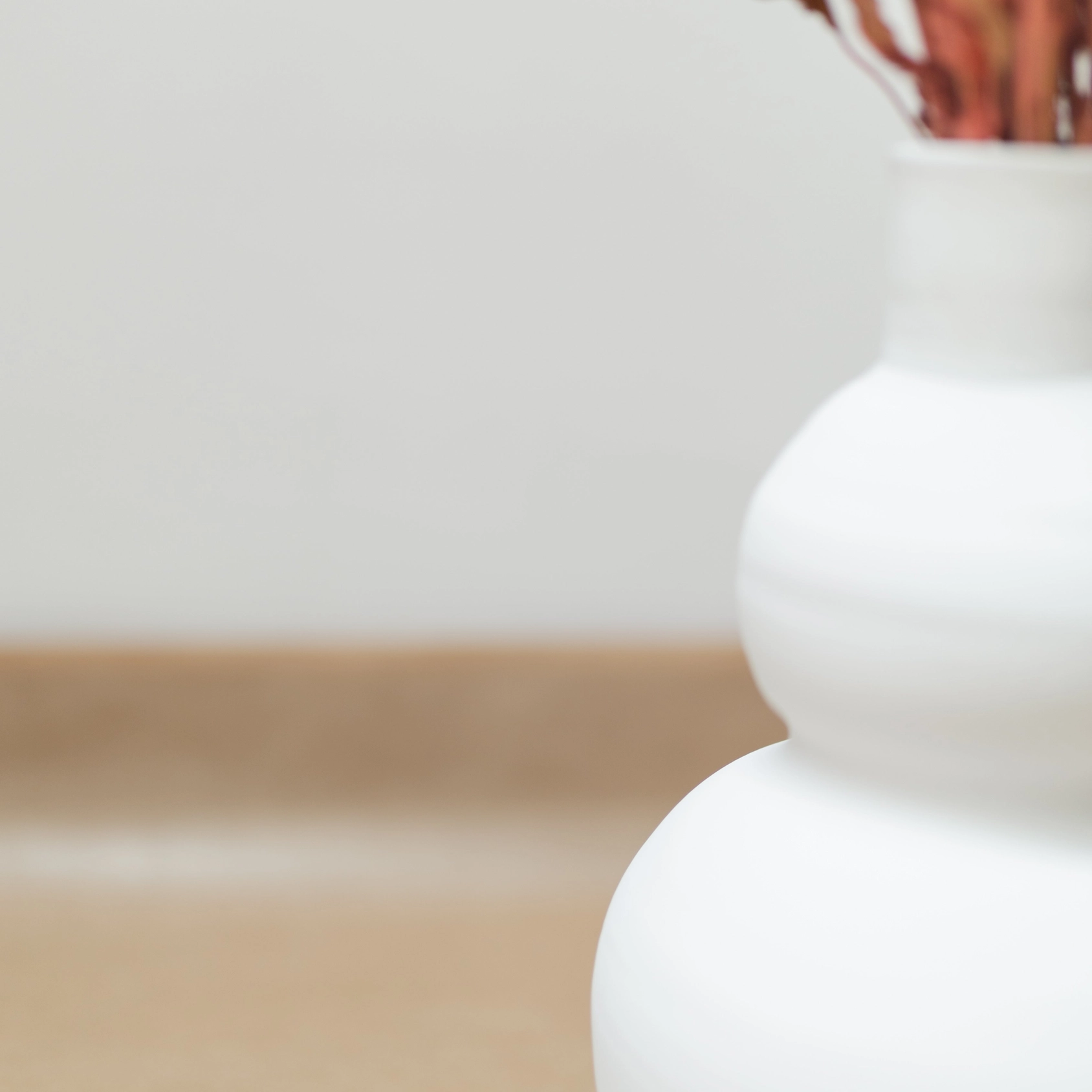 Oito.Atelier Vase BERGAMO aus Keramik, handgefertigt in Portugal