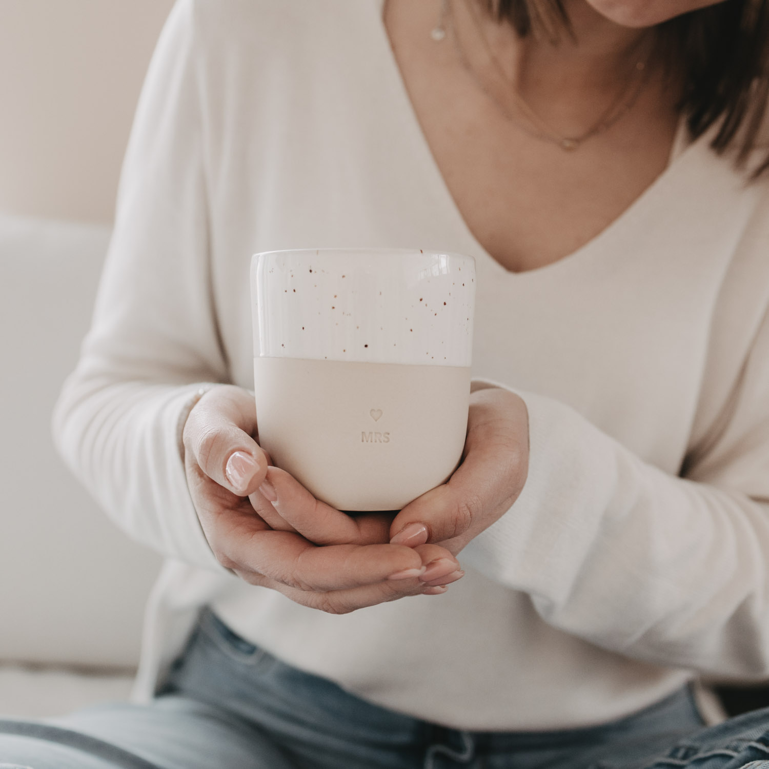 Eulenschnitt Cappuccinobecher mit Aufschrift MRS | Hochzeitsgeschenk aus Steingut | für 320 ml